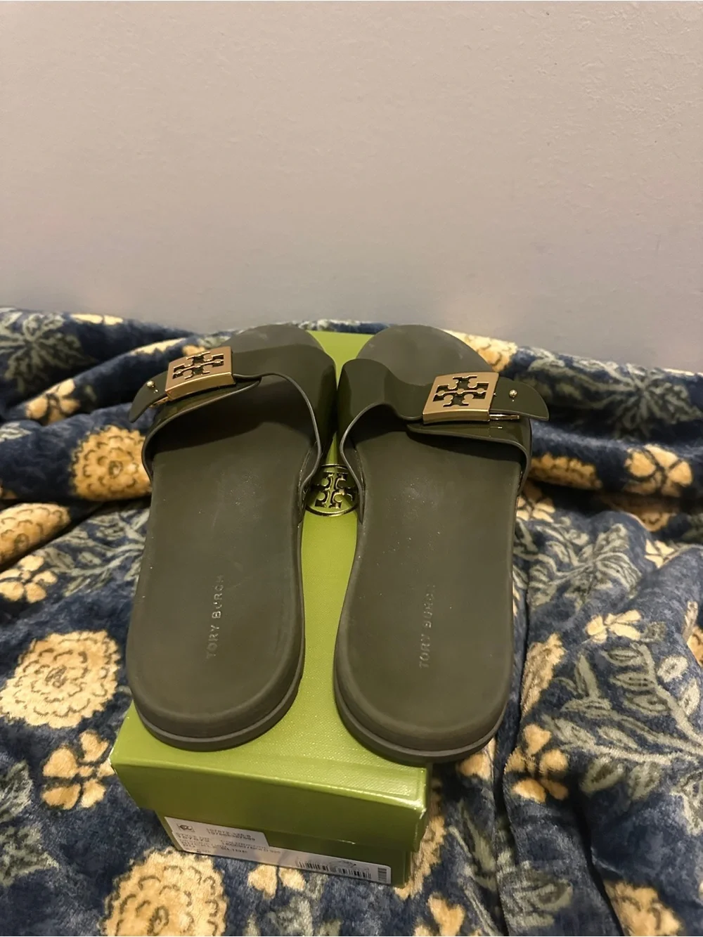 Women’s Tory Burch Buckle Slide Sandal size 8 green